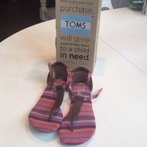 Toms playa sandals so 5.5